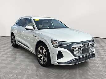 2024 Audi Q8 e-tron Premium Plus 