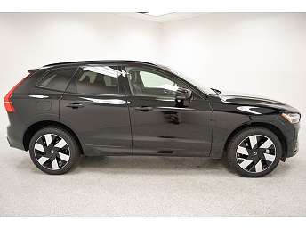 2024 Volvo XC60 T8 Plus 