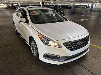 White Hyundai Sonata Sedan 2017