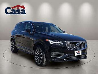 2022 Volvo XC90 T6 Momentum 