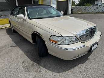 2003 Lincoln Town Car Cartier L 