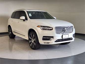 2025 Volvo XC90 B6 Plus 