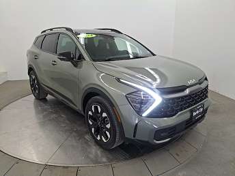Green Kia Sportage SUV 2024