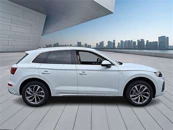 2022 Audi Q5 Premium Plus 
