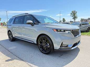 Silver Kia Carnival Minivan 2023
