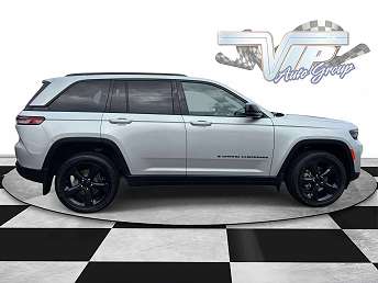 2022 Jeep Grand Cherokee Altitude 