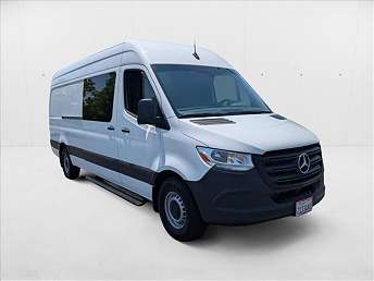 White Mercedes-Benz Sprinter 2500 2022