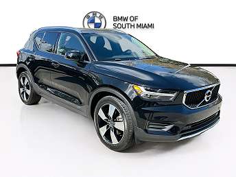 2020 Volvo XC40 T5 Momentum 