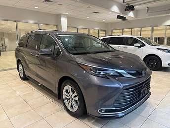 2024 Toyota Sienna Platinum 