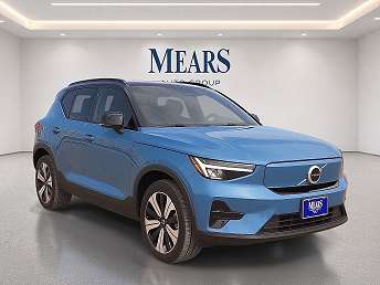 Blue Volvo XC40 P8 Core 2023