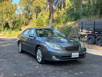 Silver Lexus ES 330 2005
