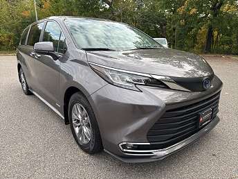 2021 Toyota Sienna XLE 