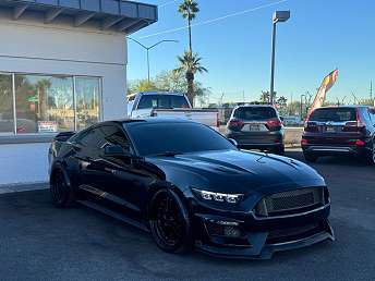Black Ford Mustang Coupe 2017