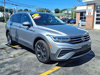 2024 Volkswagen Tiguan SE 