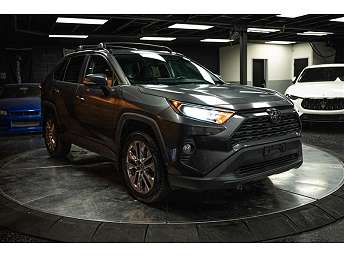 2020 Toyota RAV4 XLE 