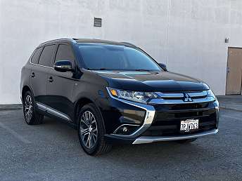 Black Mitsubishi Outlander SUV 2016