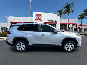 2021 Toyota RAV4 LE 