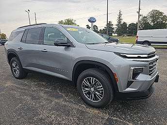 2024 Chevrolet Traverse LT 
