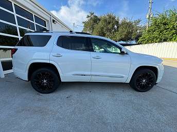2020 GMC Acadia Denali 