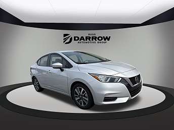 Silver Nissan Versa Sedan 2022