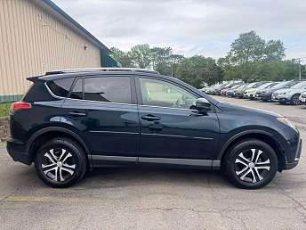 2017 Toyota RAV4 LE 