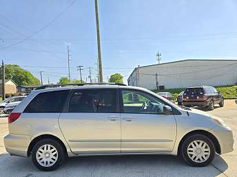 2004 Toyota Sienna CE 