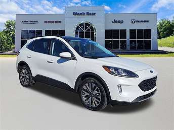 2022 Ford Escape Titanium 